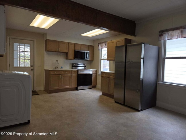 Building Photo - 138 Charles St