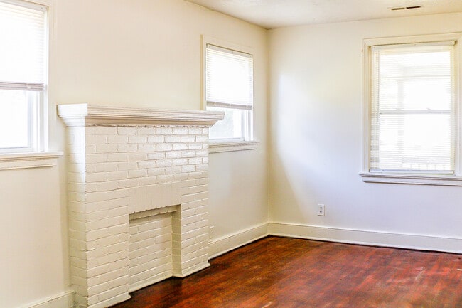 Building Photo - 1407 Chambers St
