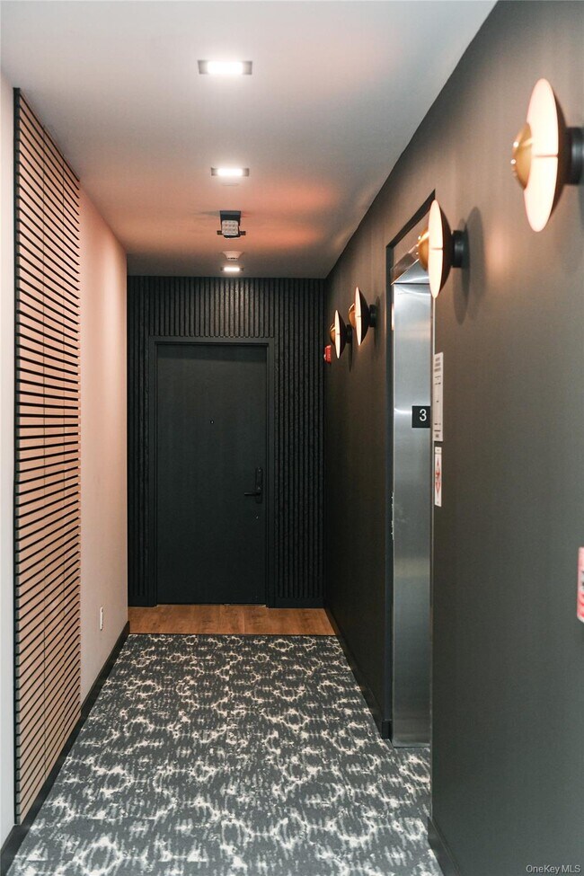 Building Photo - 135 E Park Ave