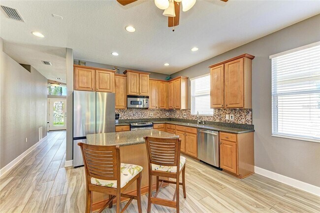 Building Photo - 135 River Enclave Ct