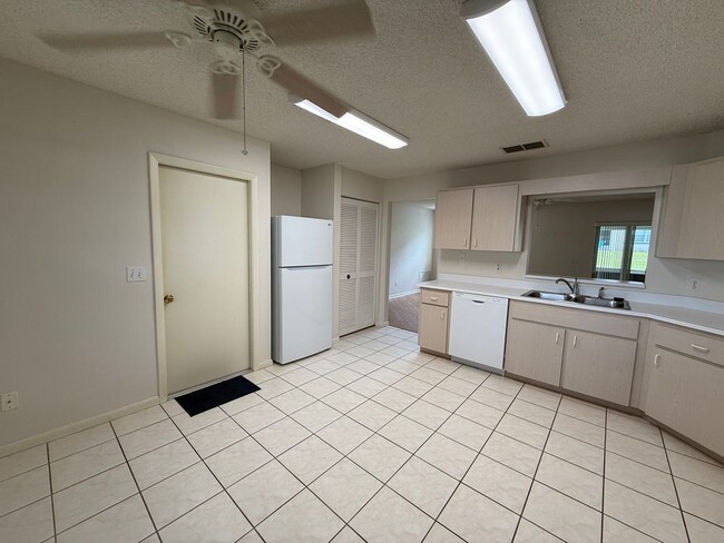 Building Photo - On Top of the World – Spacious Home in Pre...