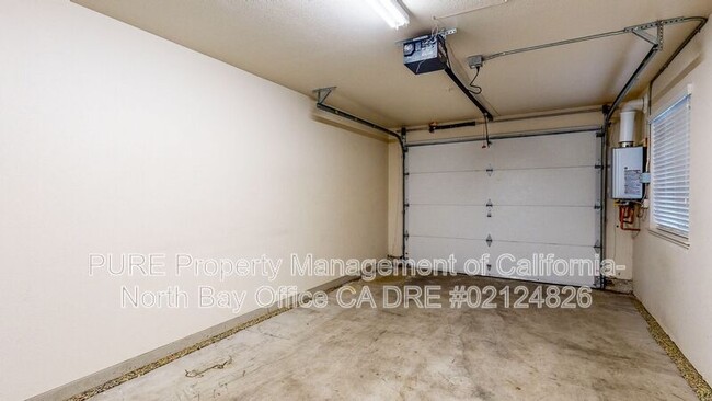 Building Photo - 132 Treadway Ct