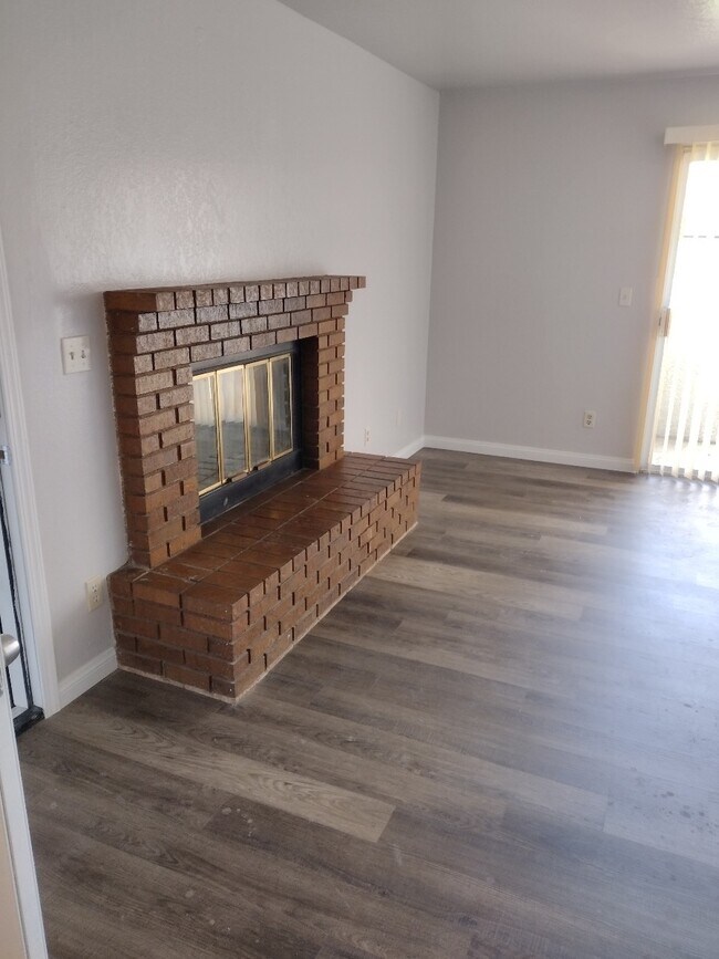 Building Photo - 3769 Carlyle Dr