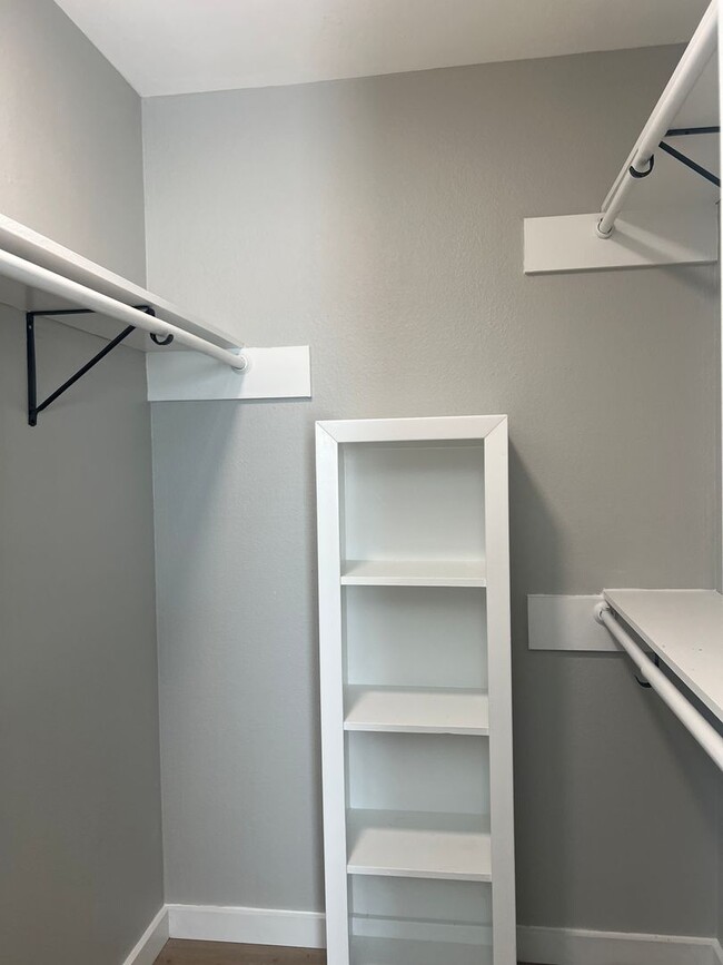 Building Photo - ? Fully Remodeled 2 Bed / 1 Bath Duplex – Modern & Move-In Ready ?