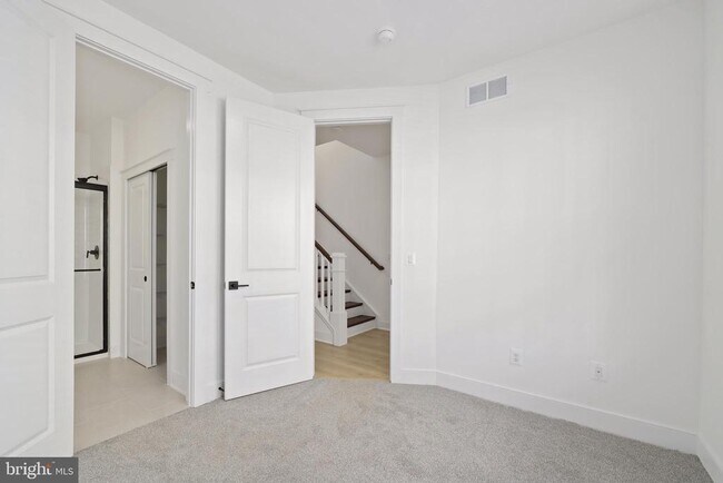 Building Photo - 9117 Crk Btm Ln