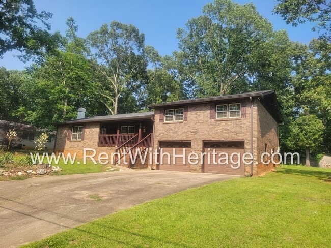Building Photo - Gorgeous 3bd/2bath Brick Home/ Attention To Detail/ Upgrades Galore/ Great Location