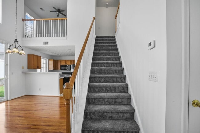 Building Photo - 308 W Oaks Trail