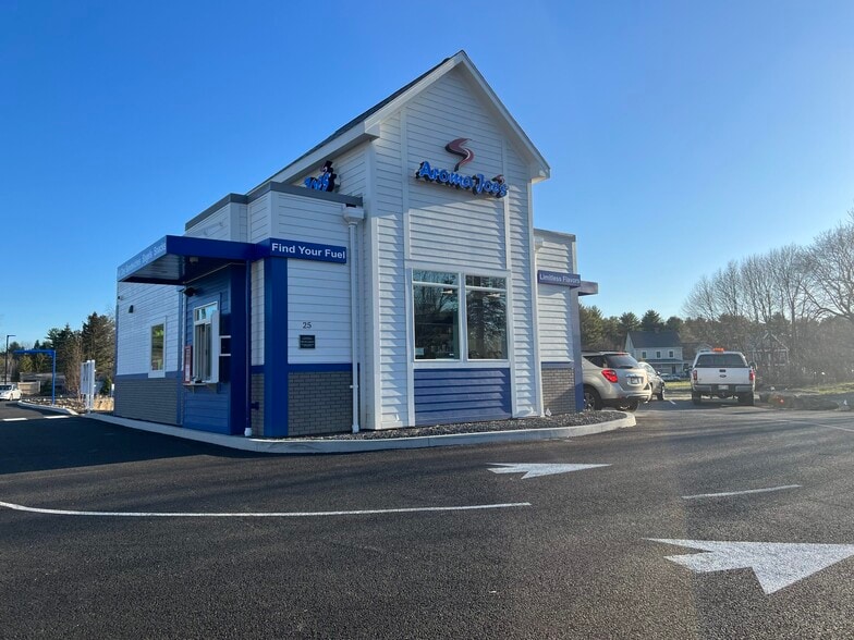 Building Photo - 33 Saco St