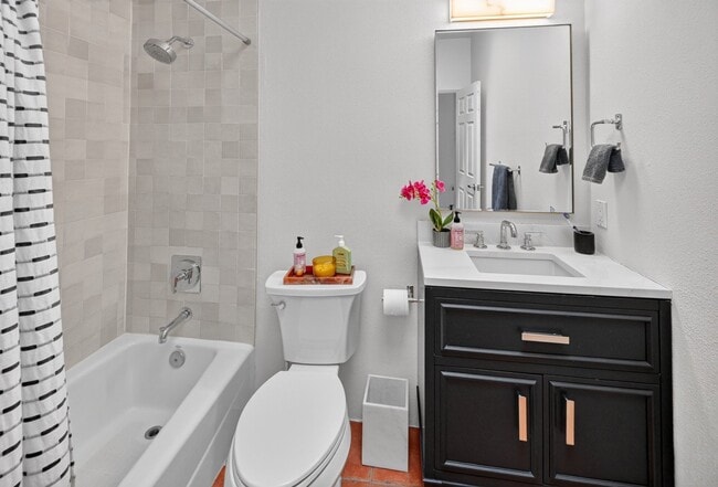 Building Photo - 753 Viento Cir
