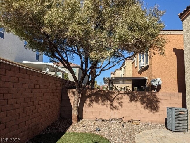 Building Photo - 10057 Tenerife St