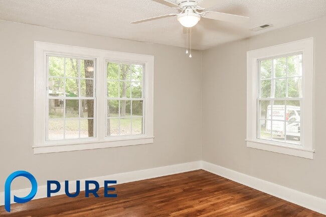 Building Photo - 1 Hillcrest Ave