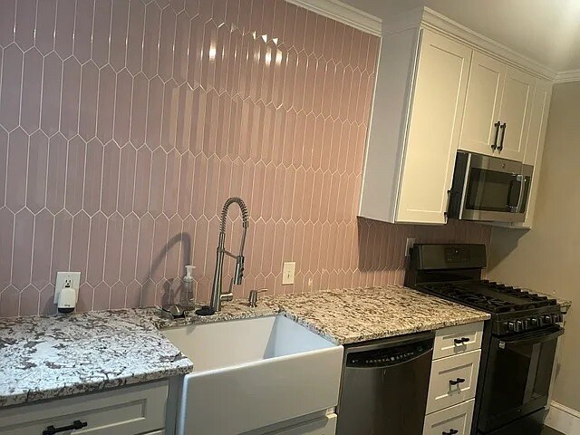 Building Photo - Room in House on Winburn Terrace