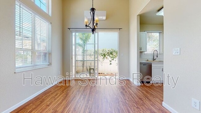 Building Photo - 91-1017-1017 Wahinoho St