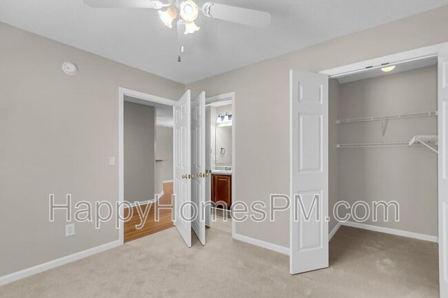 Building Photo - 7359 Suncatcher Dr