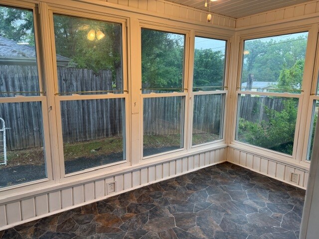 Building Photo - 111 Todd Cir