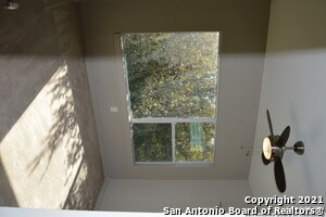 Building Photo - 714 N Cherry St