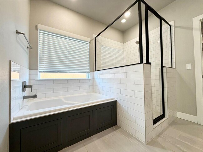 Building Photo - 1641 Cherrie St