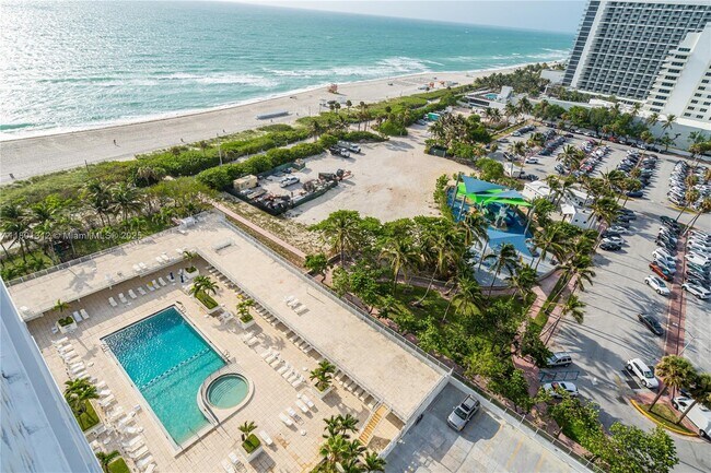Building Photo - 4747 Collins Ave