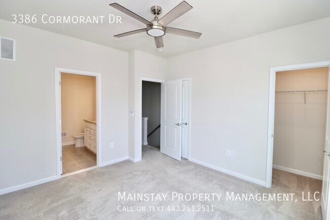 Building Photo - 2022 New Construction Townhome in Watershe...