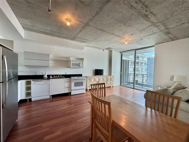 Building Photo - 690 SW 1st Ct