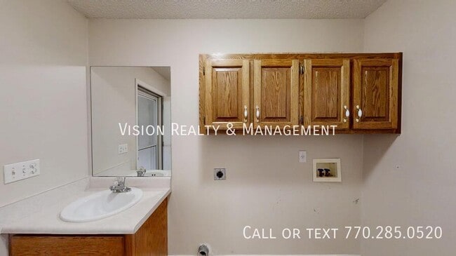Building Photo - 28 Summerwind Dr