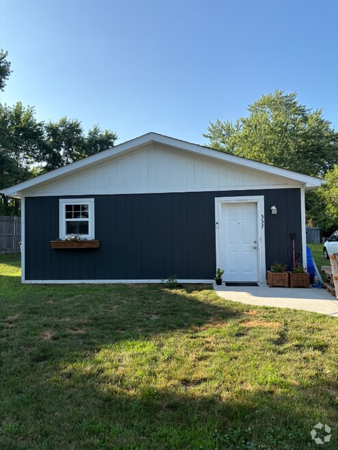 Building Photo - 537 E Paulson St