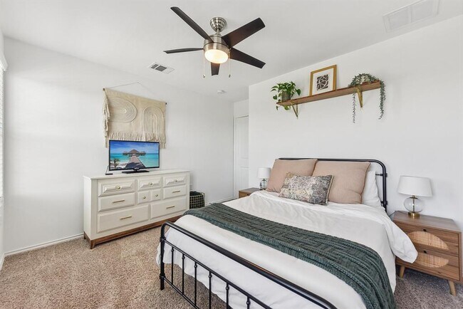 Building Photo - 5908 Eden Dr