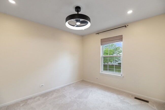 Building Photo - 3057 Serenity Ln