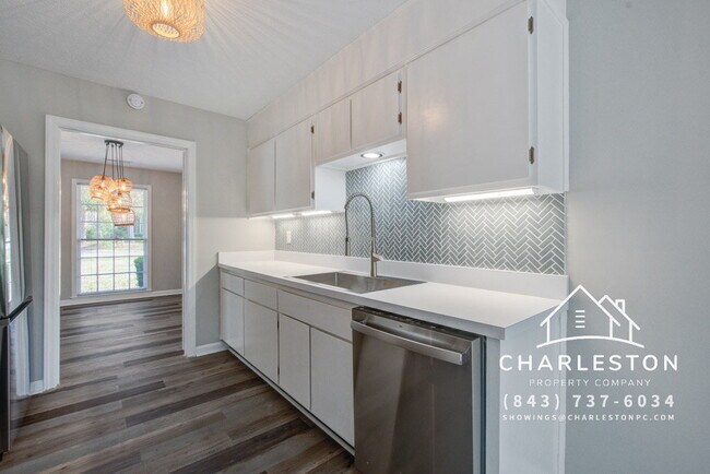 Building Photo - 1805 Chelwood Cir