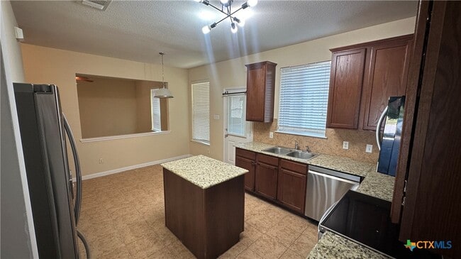 Building Photo - 834 Red Fern Dr