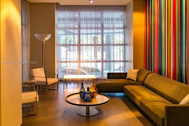 Building Photo - 1900 N Bayshore Dr