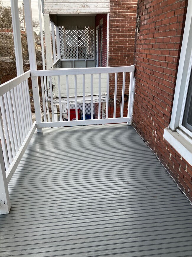 Building Photo - 2526 Derry St