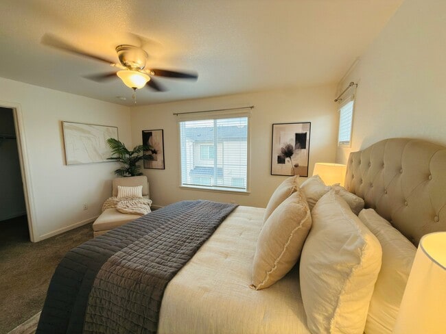 Building Photo - 1592 Castle Creek Cir