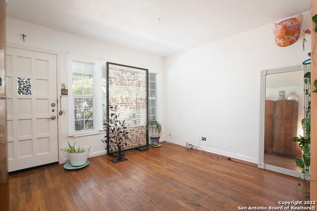 Building Photo - 242 Rosemont Dr
