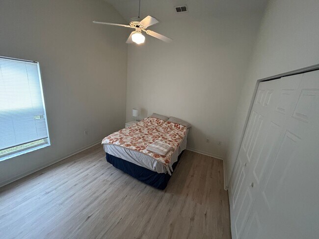 Building Photo - Beautiful 3BR/2BA Home In Desirable Coventry Community