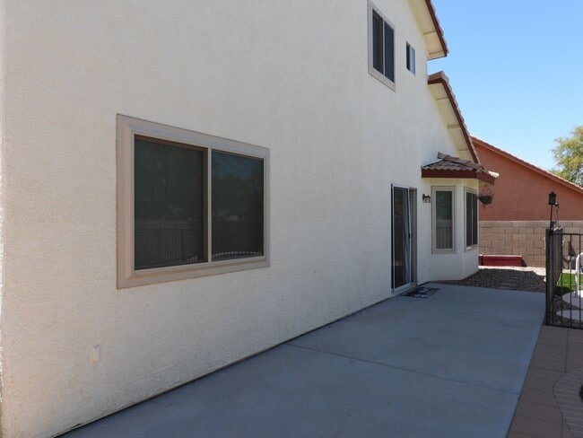 Building Photo - THIS HOME IS FOR LEASE UNTIL 8/31/2026 SHORT TERM.