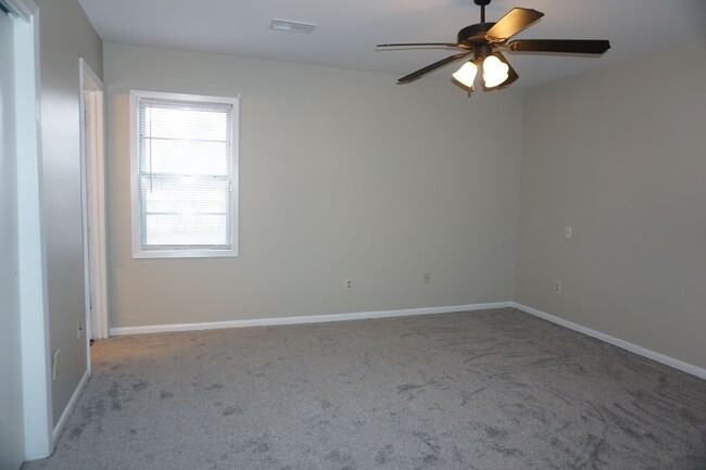 Building Photo - Spacious 3-Bedroom Home with Bonus Room!