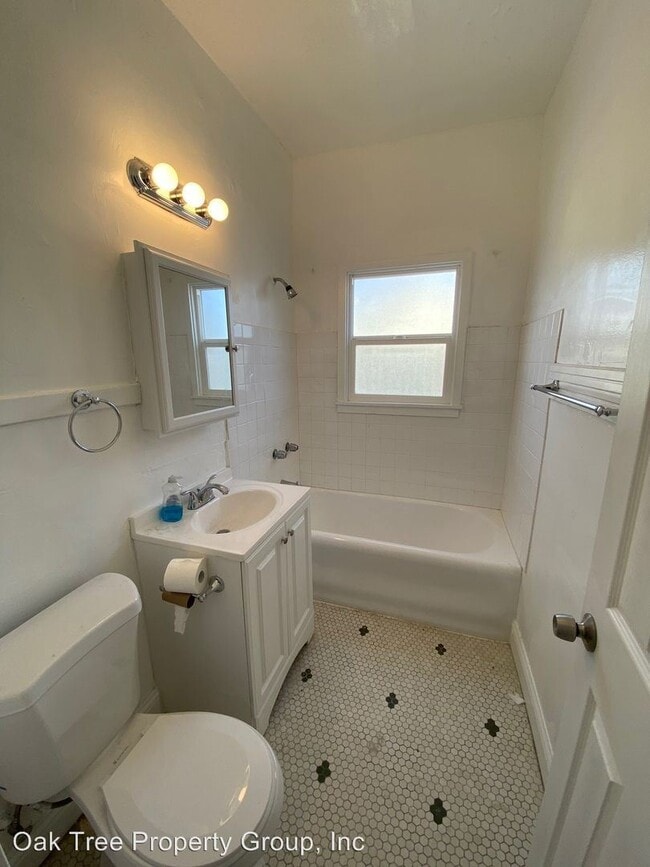 Building Photo - 5460 Bancroft Ave