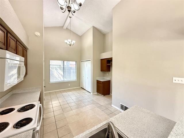 Building Photo - 6010 Hollyleaf Dr