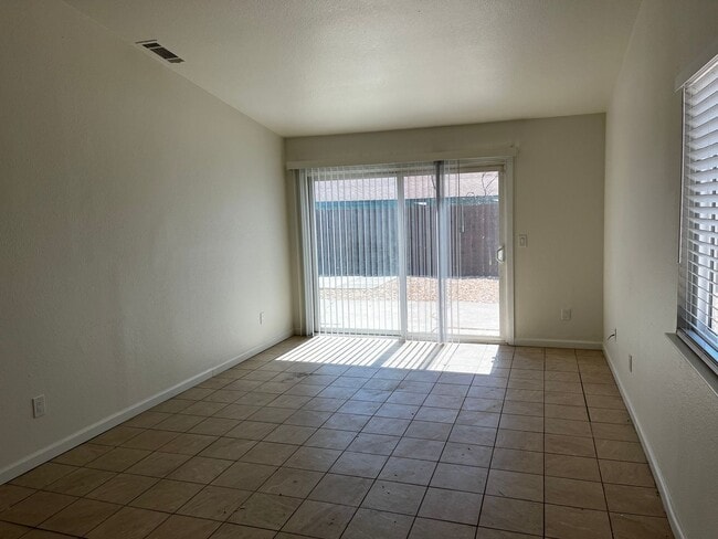Building Photo - Newly Renovated 2 Bedroom , 1 Bath, 1600 S...