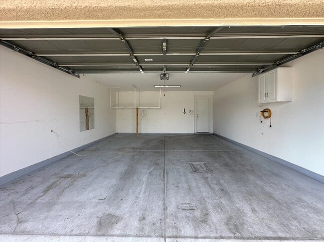 Building Photo - 1323 Grass Creek Ave