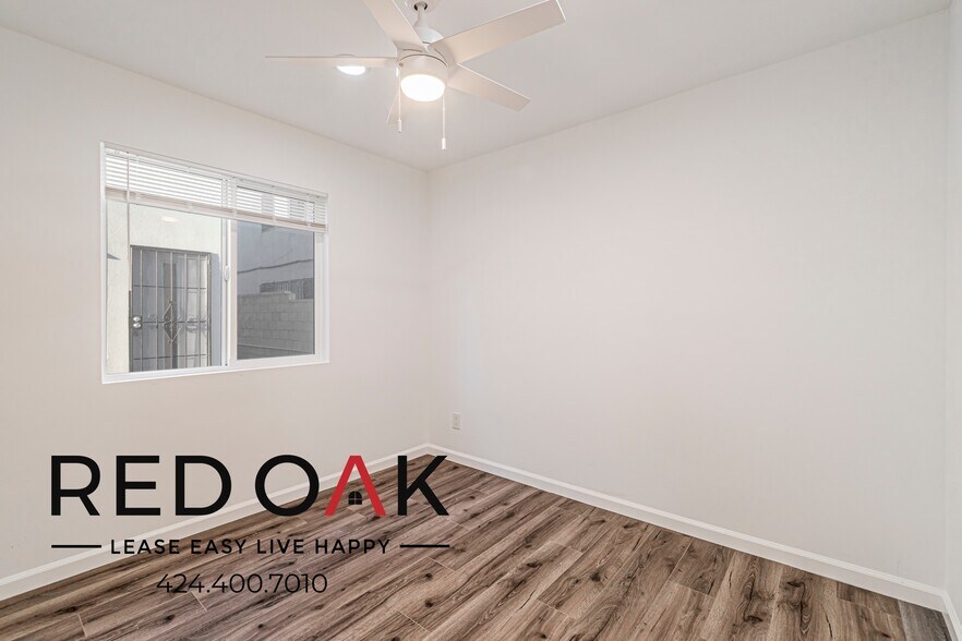 Building Photo - 651 W 92nd St