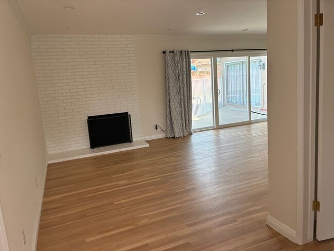 Building Photo - Beautiful 4 bed 3 bathroom