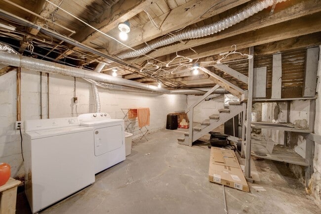 Building Photo - 71 E Maynard Ave