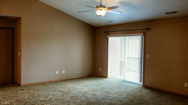 Building Photo - 2 br, 1 bath Condo - 2710 10th St 2710 Nor...
