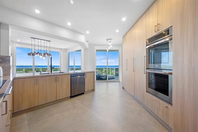 Building Photo - 3802 NE 207th St