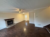 Building Photo - 200 Beverly Park Ct