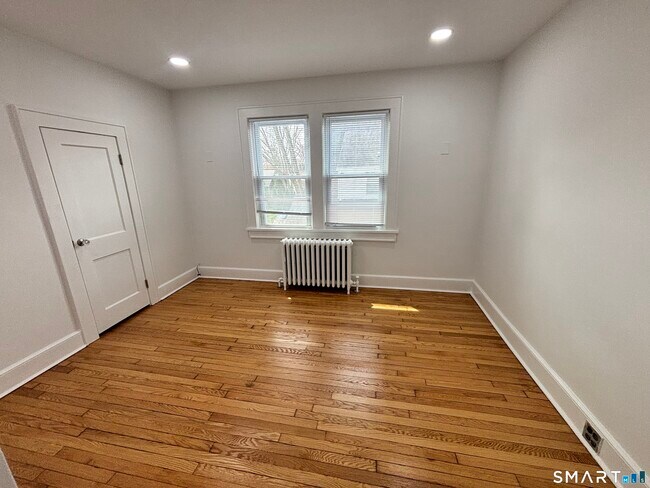 Building Photo - 10 Glendenning St