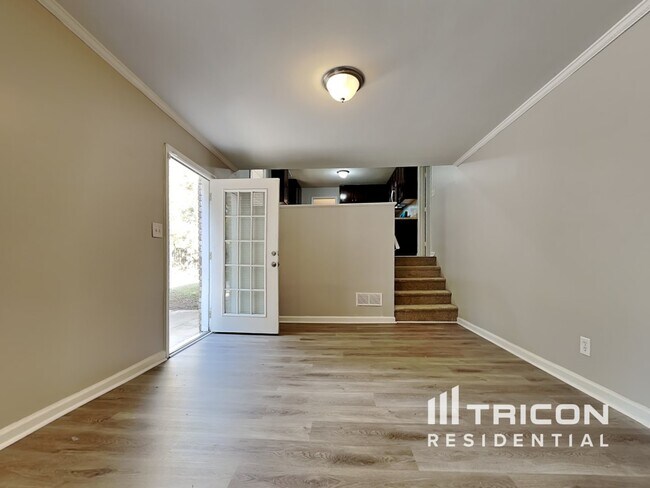 Building Photo - 401 Barbashela Dr