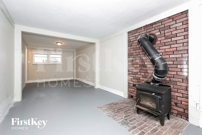 Building Photo - 3545 Malabar St